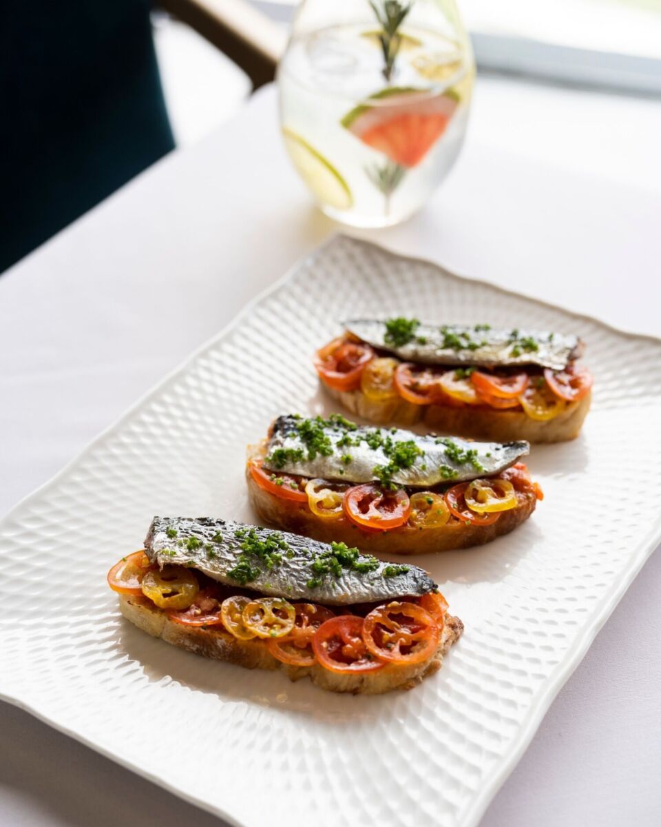 Tapas de sardinas confitadas