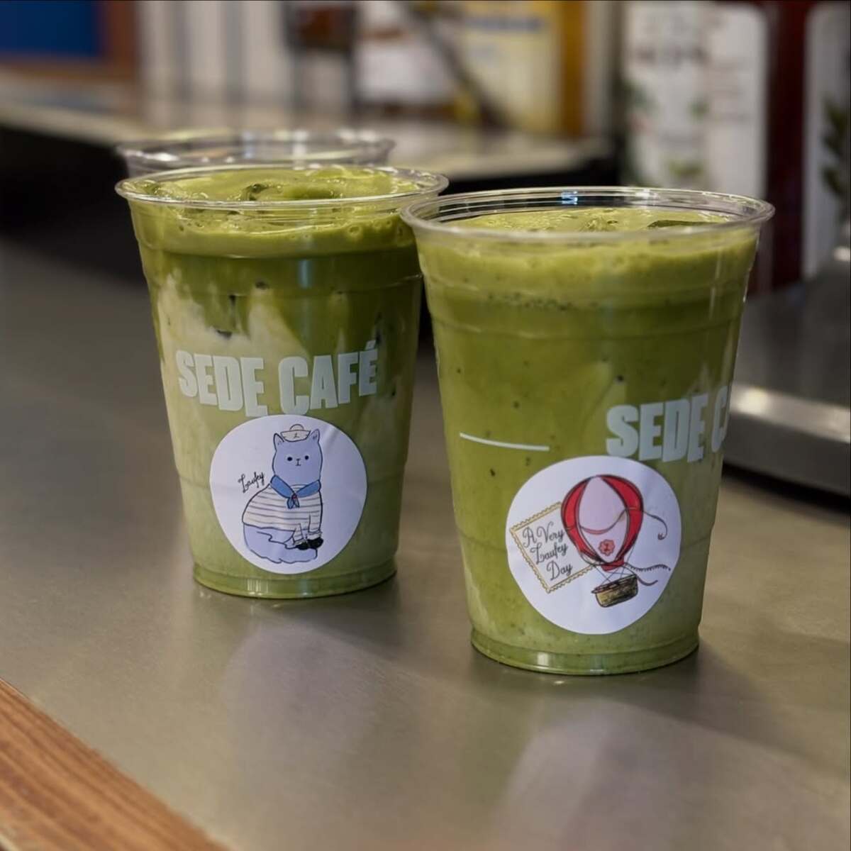 Esta es la bebida favorita de Laufey, y una vez que la pruebes, no solo vas a ser fan de su música sino también de sus gustos