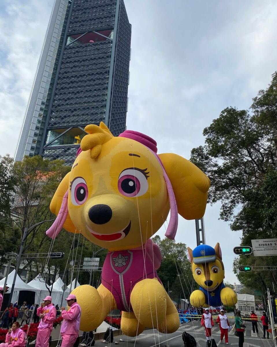 desfile de globos gigantes 