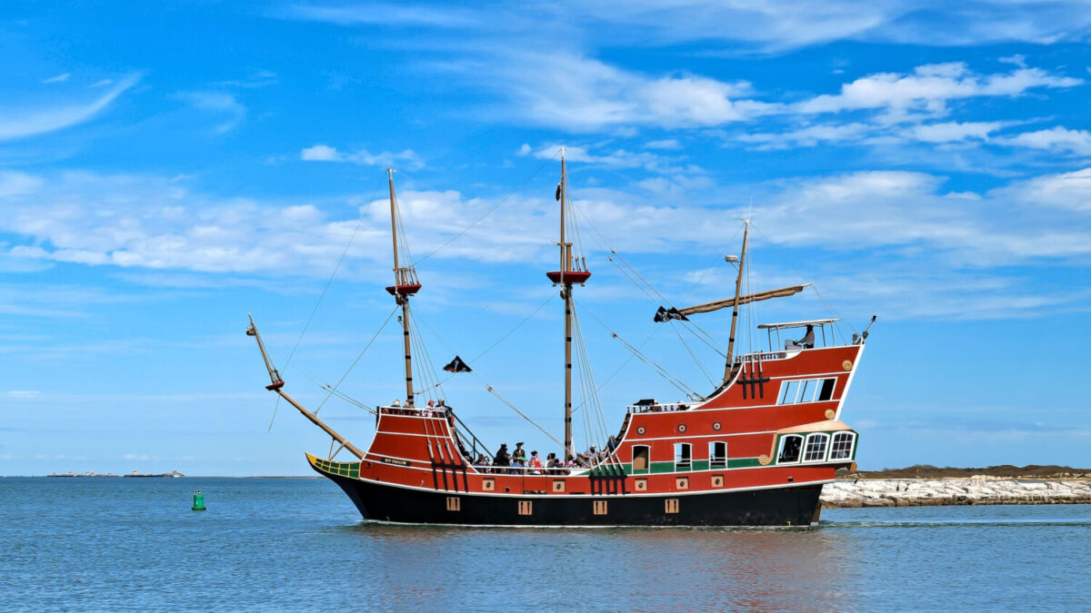 Campeche fue invadida por piratas debido a su ubicación y rutas de navegación 