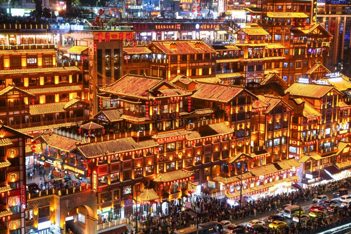 La Cueva de Hongya es el edificio más popular de Chongqing  