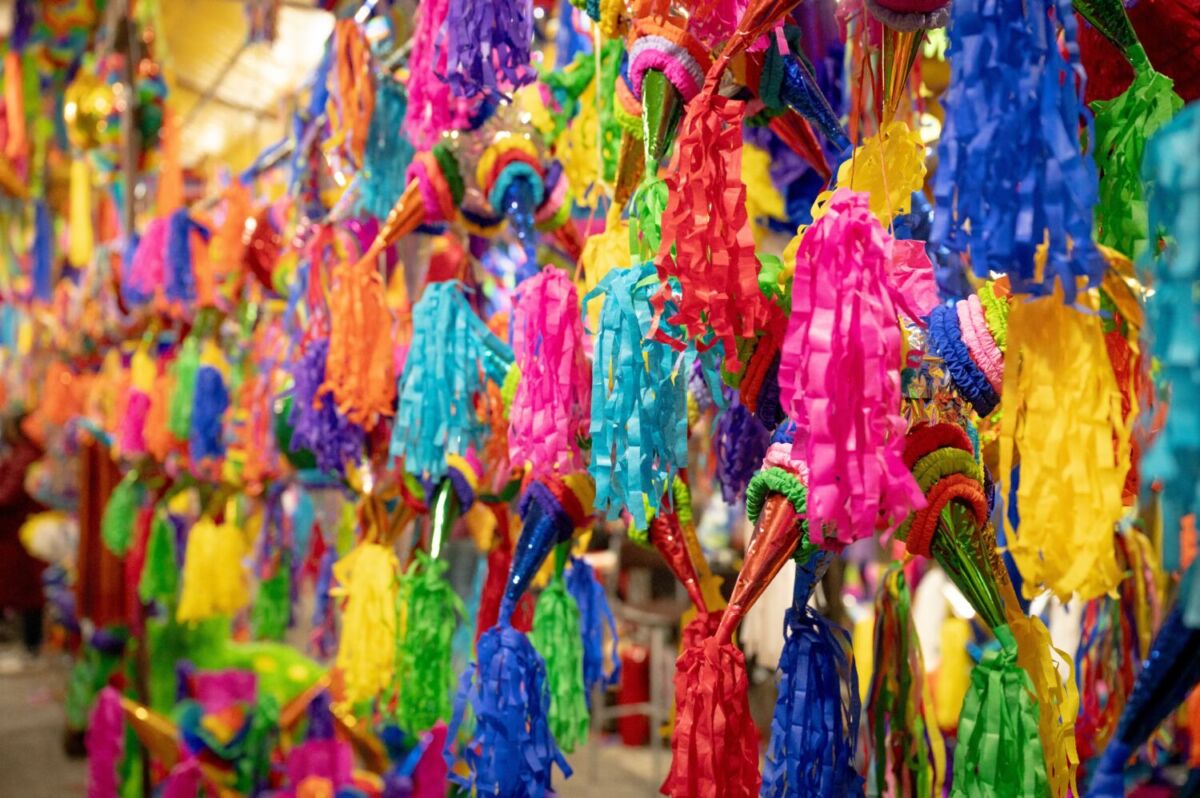 cuál es el origen de la piñata de Navidad 