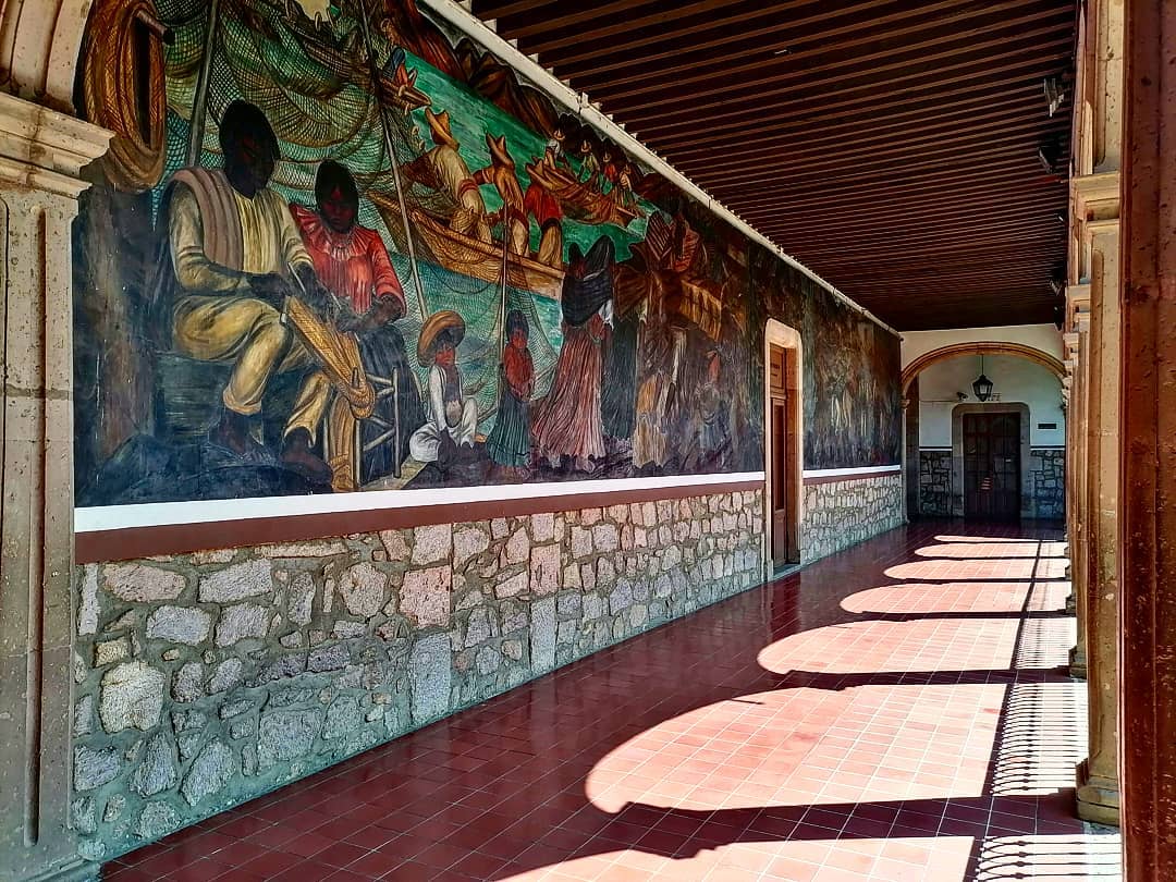 murales Colegio Primitivo y Nacional de San Nicolás de Hidalgo