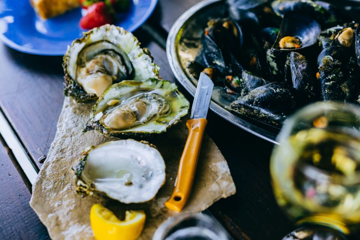 La comida típica en El Triunfo son los pescados y mariscos 