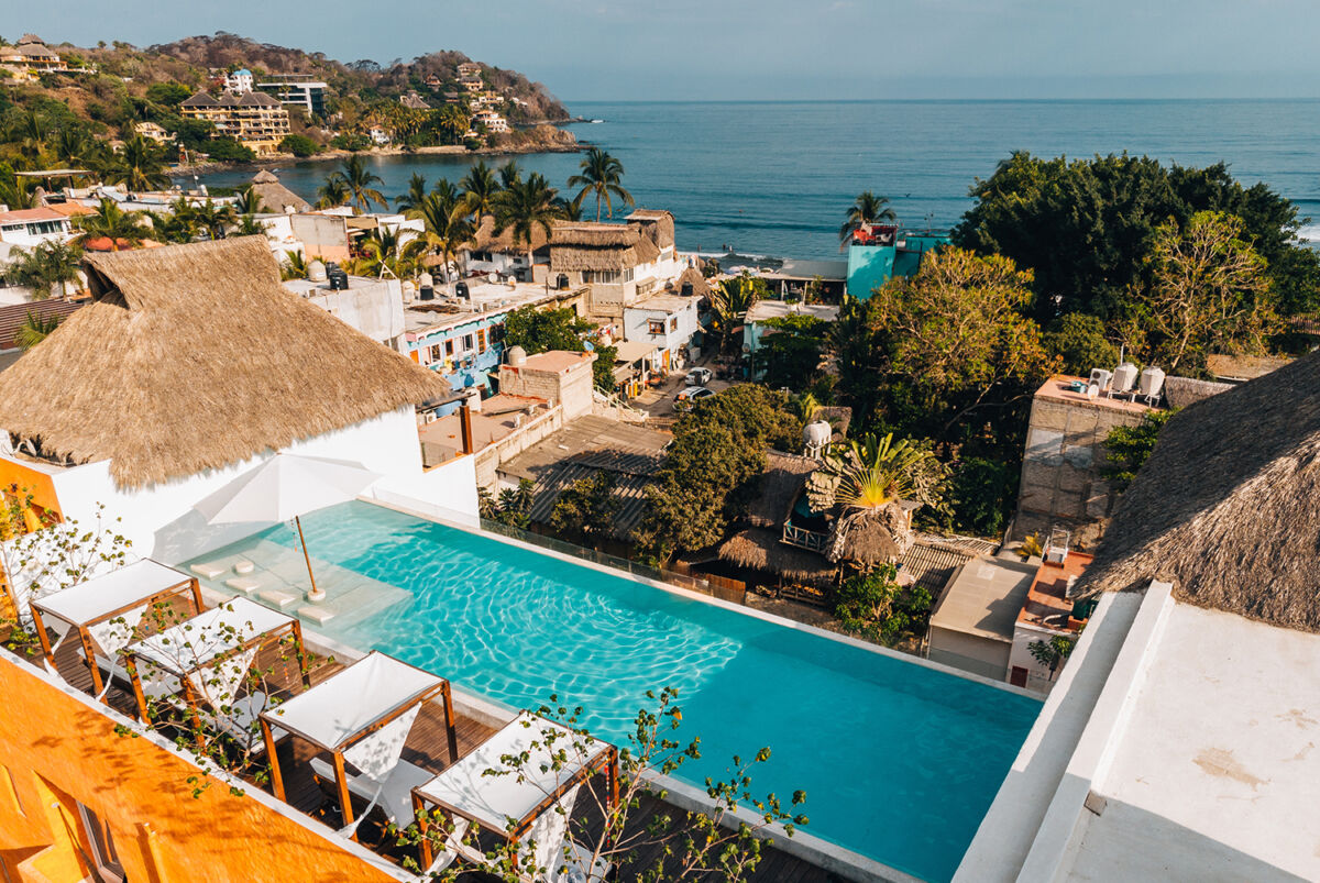 Piscina infinita en el rooftop de Sayulinda