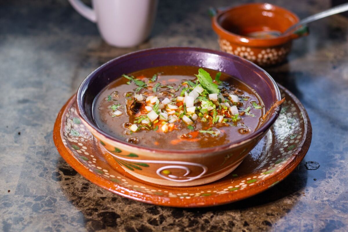La birria de chivo es un plato típico de Jala
