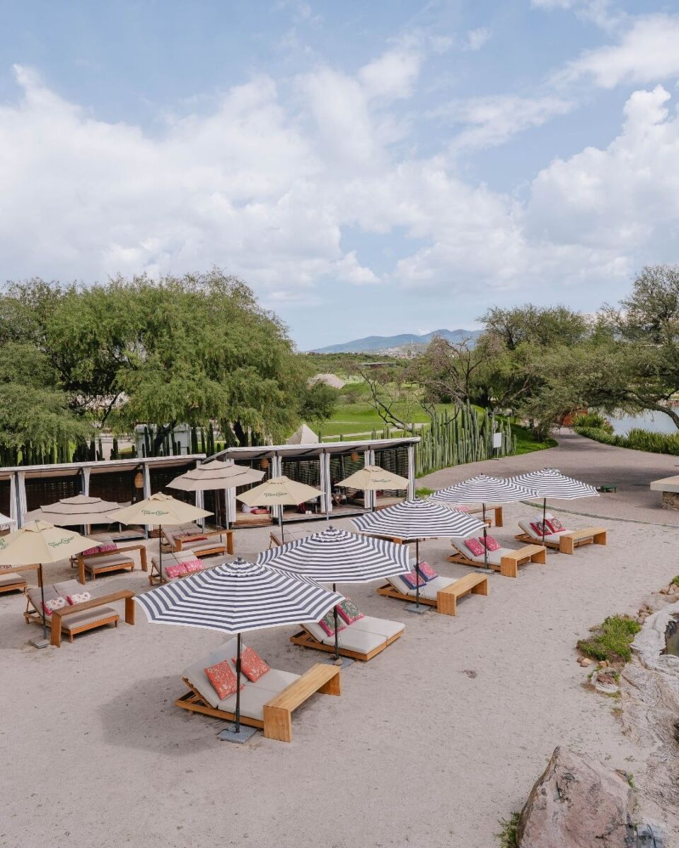 El ‘club de playa’ más cerca de la CDMX es perfecto para una escapada otoñal 