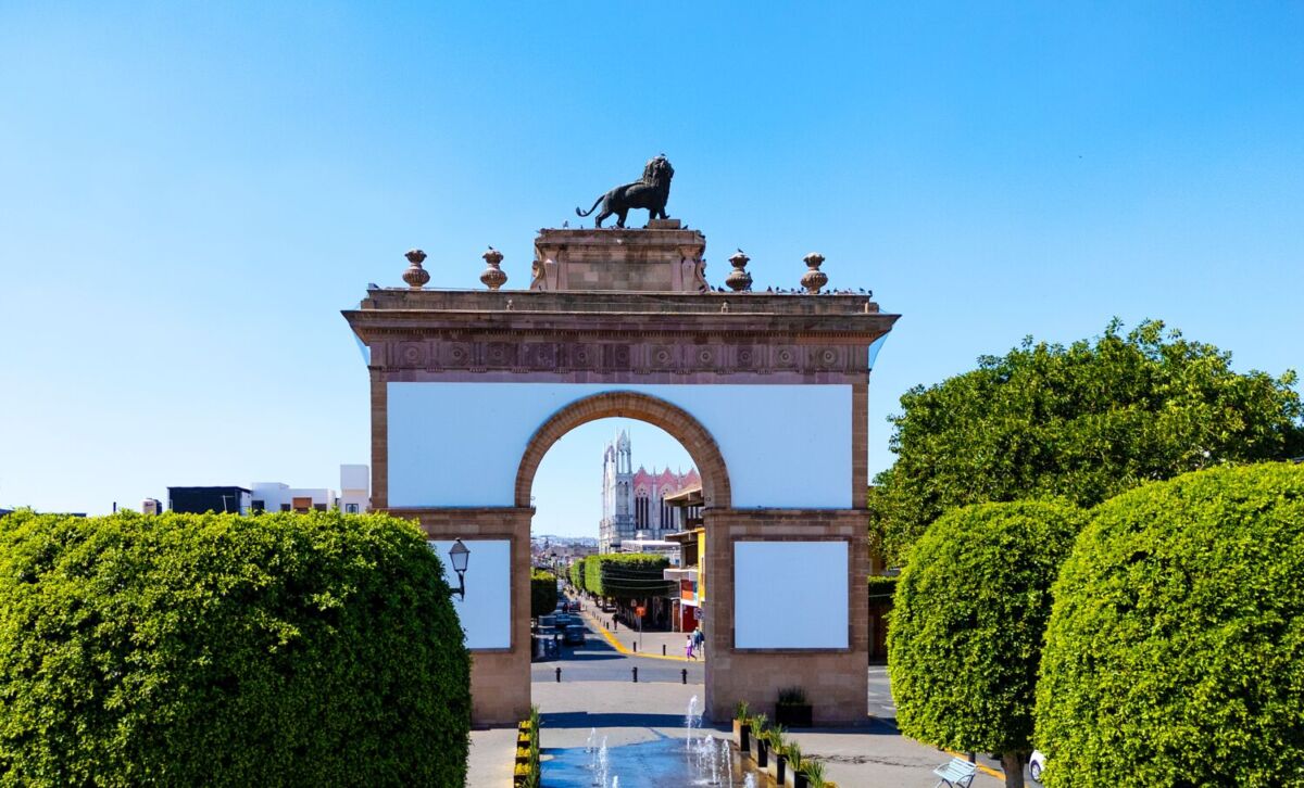 Arco de la Calzada león