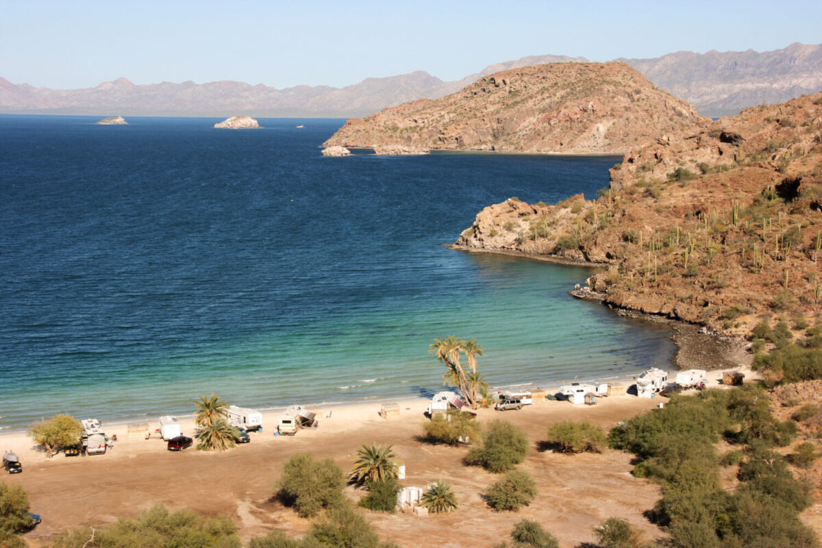 La Playa El Coyote se ubica en el municipio de Mulegé 