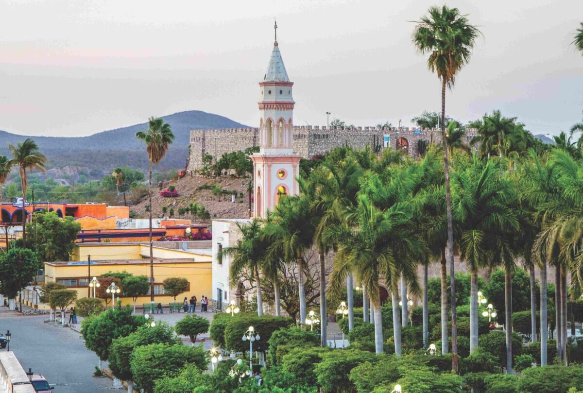 plaza de armas en El Fuerte, Sinaloa