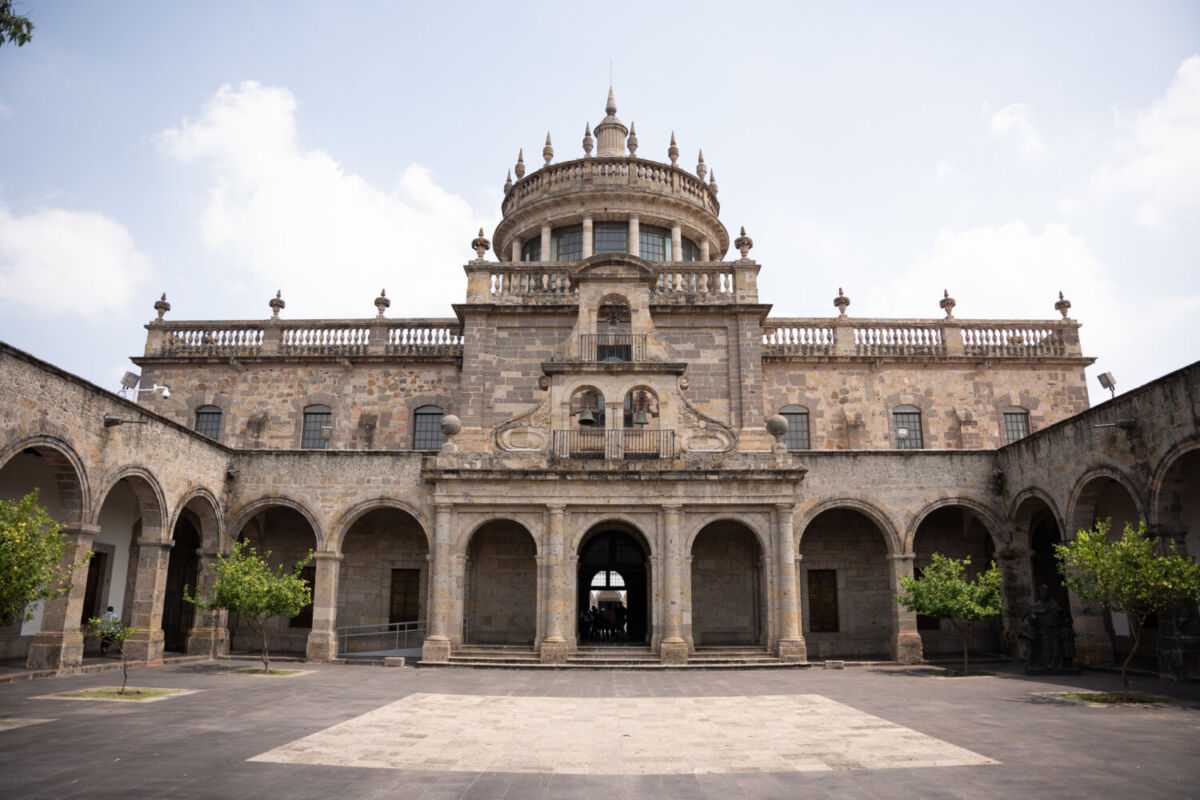 El Museo Cabañas exhibe arte moderno y contemporáneo 