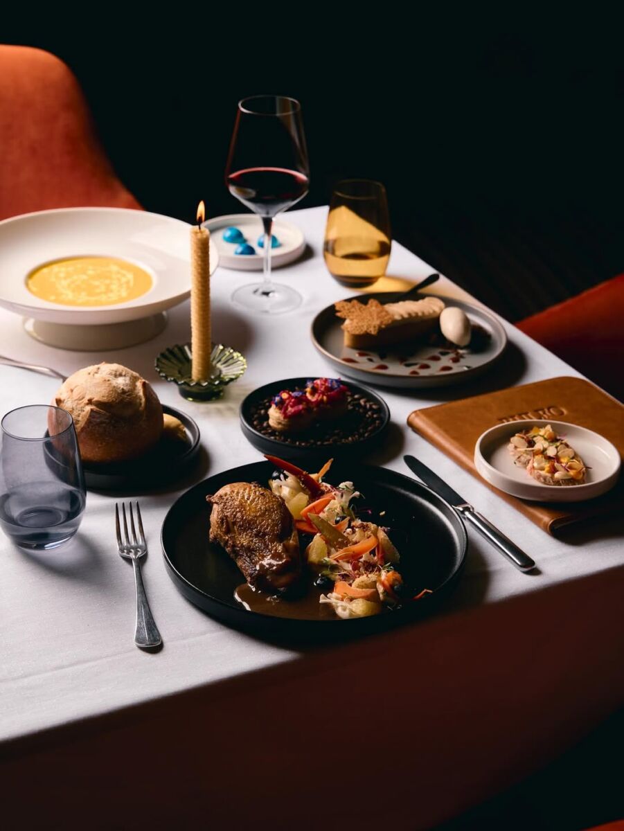 cena de thanksgiving en rulfo paraje latino