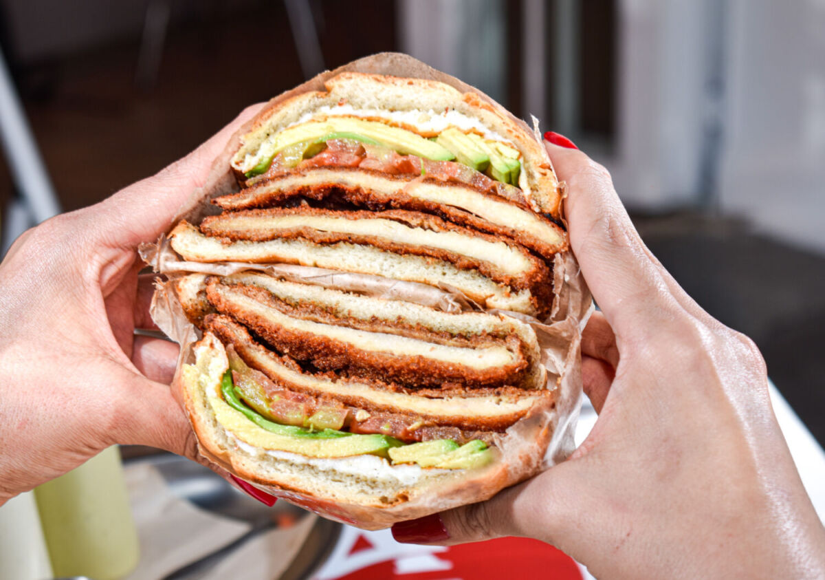 Creías que no existían las loncherías ‘nice’ donde los clásicos mexicanos sí estuvieran ricos, pero Tortas Niágara demuestra que sí puedes tenerlo todo