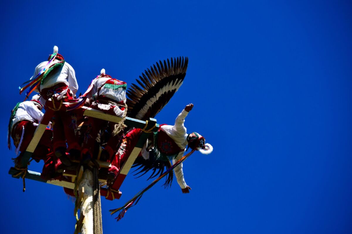 Voladores de Papantla en Huaquechula, Puebla