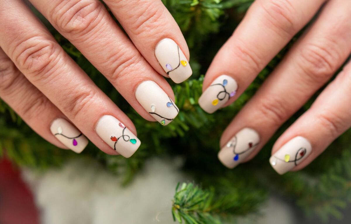 5 diseños de uñas navideñas que se verán muy bien en tu manicura 
