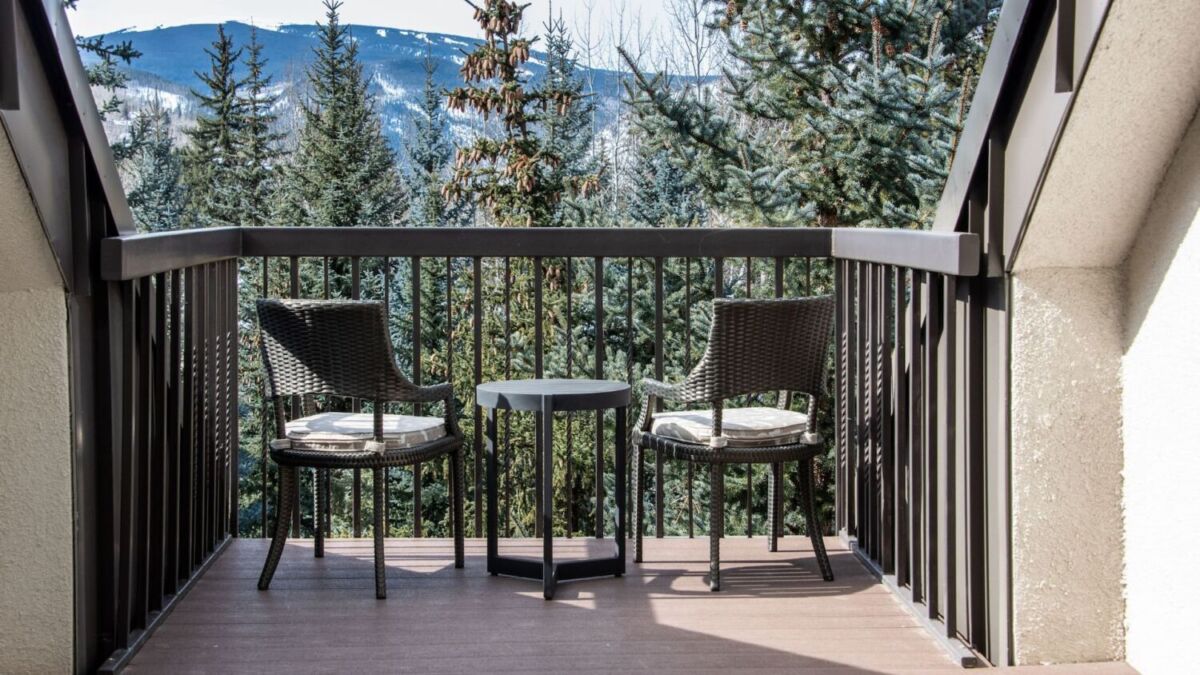 5 hoteles alrededor de las montañas donde cae nieve 