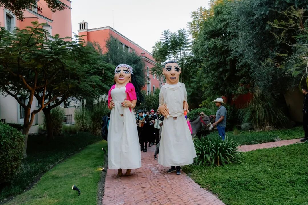 callejoneada y posada en rosewood sma