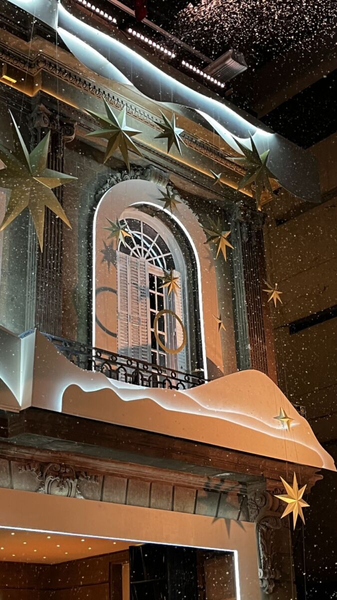 Decoración de Navidad, fachada del Hotel Sofitel 2025