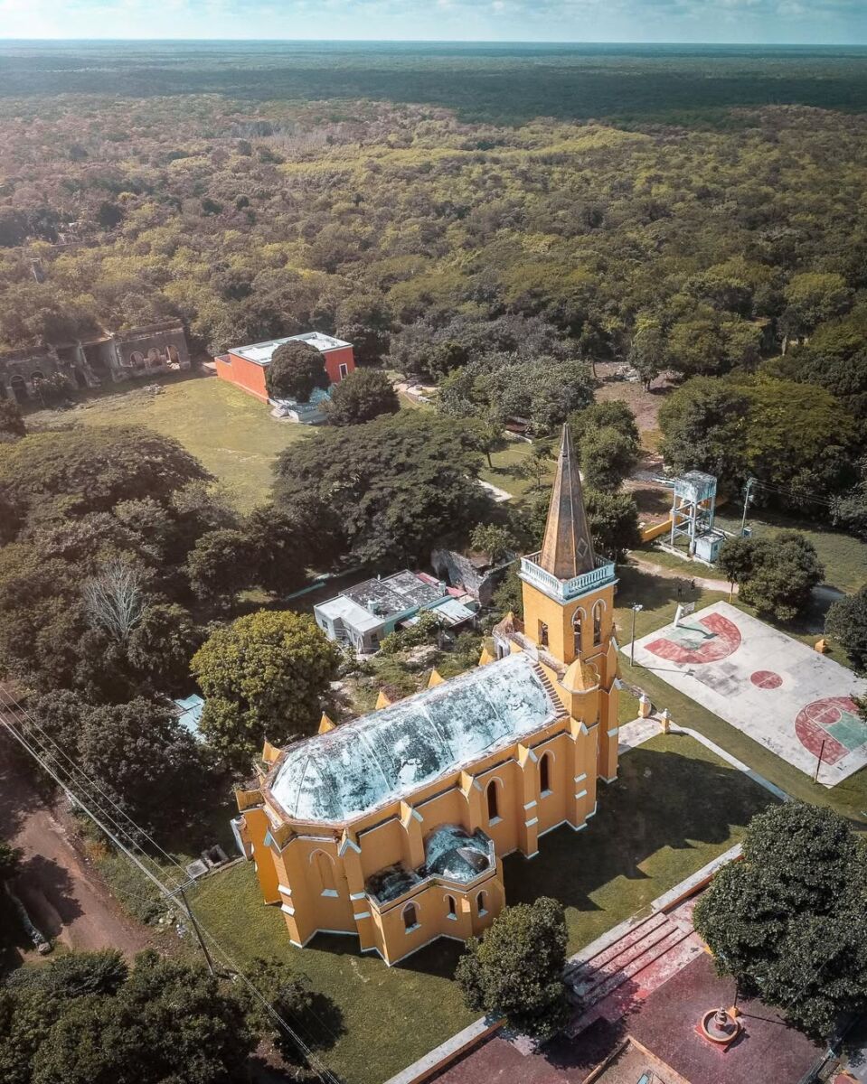 Iglesia de Eknakán en Yucatán