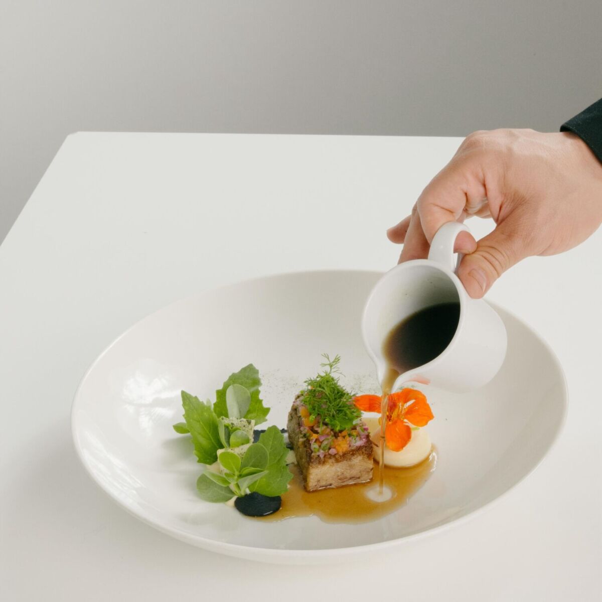 El menú de degustación de este restaurante en la Roma está inspirado en la esencia de las fondas mexicanas 