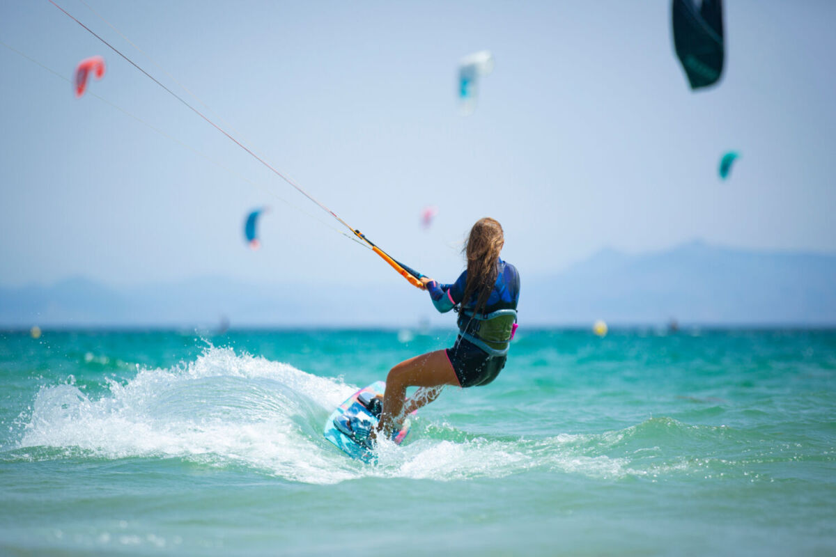 La playa mexicana donde el kitesurf parece el deporte nacional 