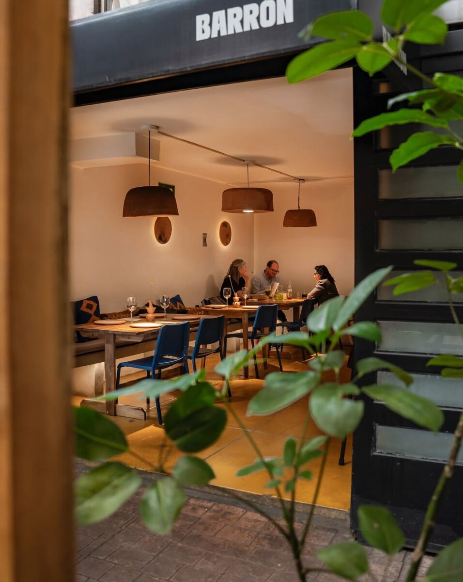 El Restaurante Barrón se ubica en la colonia San Miguel Chapultepec 