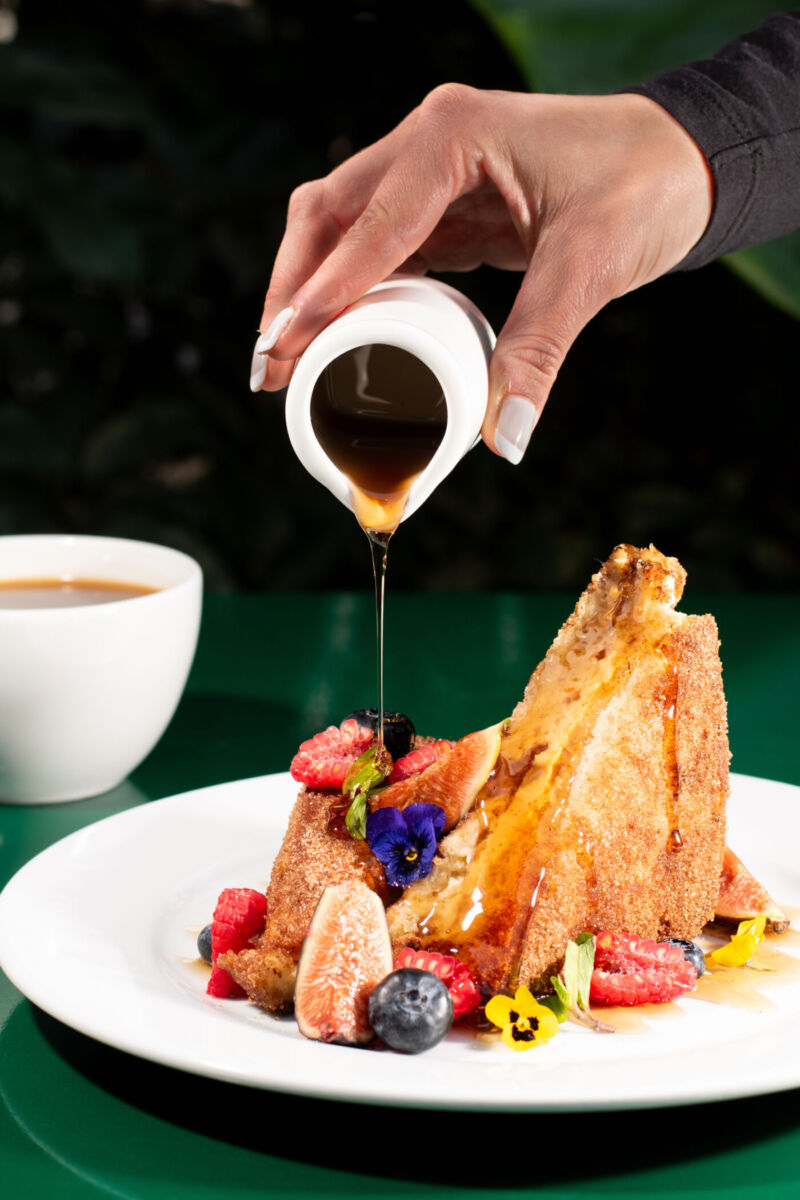 Pan francés relleno de queso crema