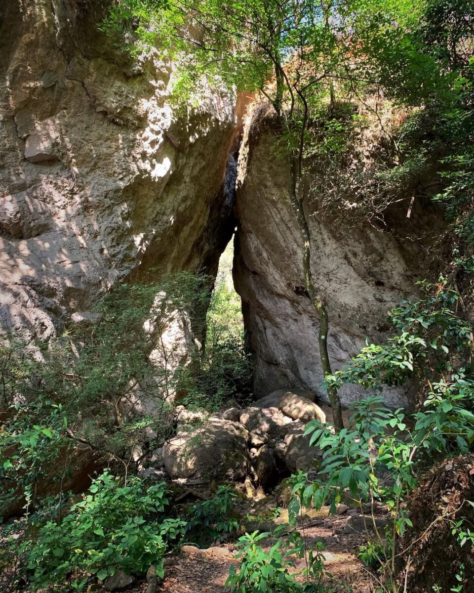 Sendero de las Dos Piedras Encontradas en Amatlán de Quetzalcóatl