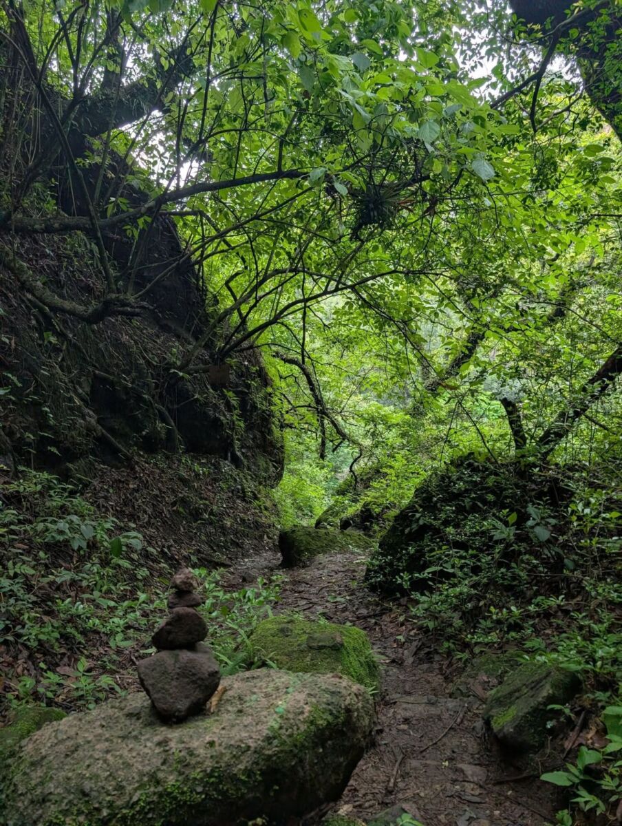 Sendero de las Dos Piedras Encontradas en Amatlán de Quetzalcóatl