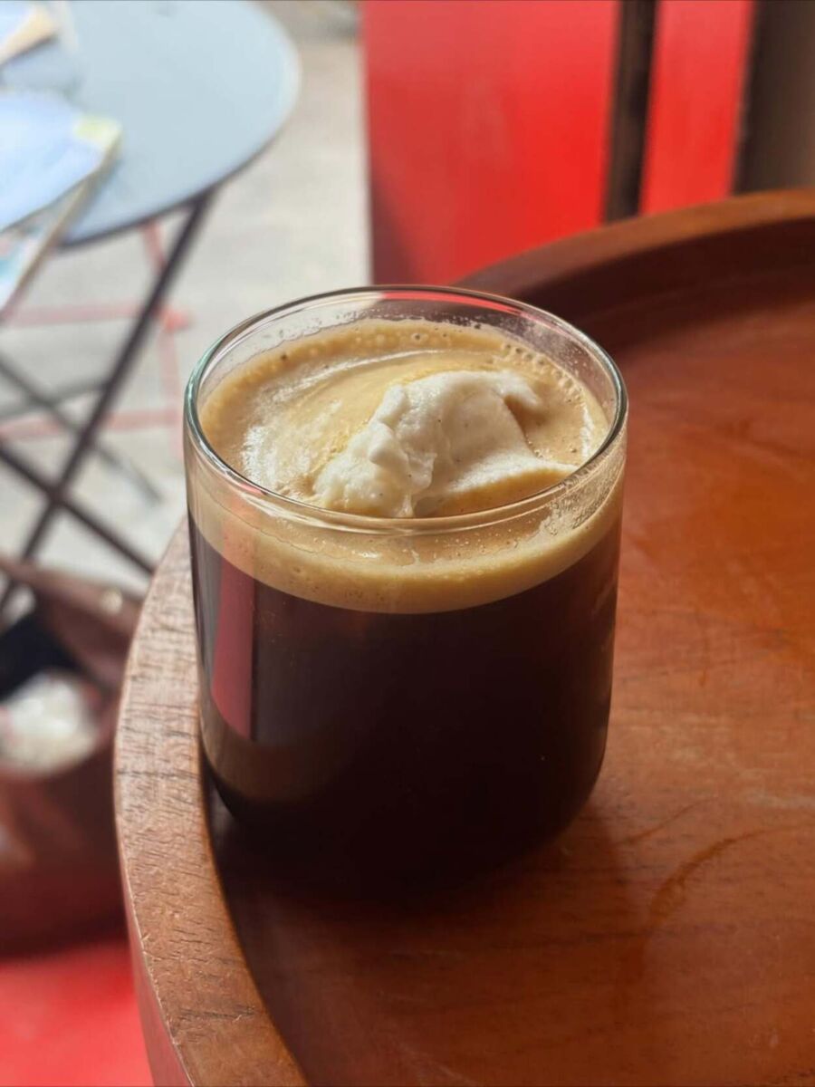 Bebidas con helado en este rinconcito de pura felicidad en la Roma