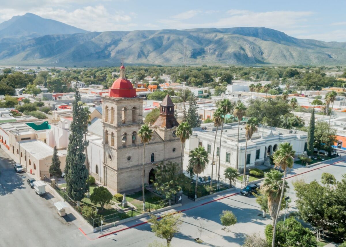 El Pueblo Mágico de México que tiene lagos turquesa,  dunas que parecen nieve y un bello centro histórico