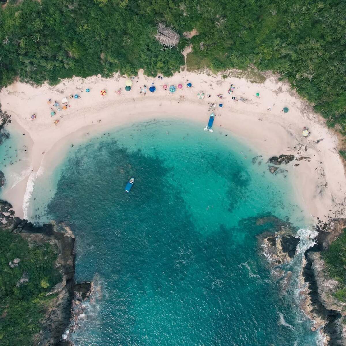 La bahía mexicana donde el mar se divide en 11 islas perfectas para nadar entre agua turquesa y arena blanca