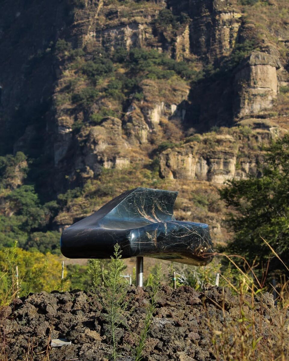 campo escultórico dilao en tepoztlán
