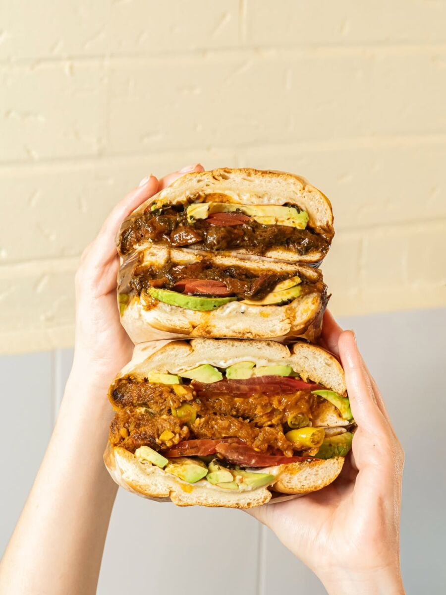  la torta nació después de la llegada de los españoles, cuando el bolillo llegó desde Europa