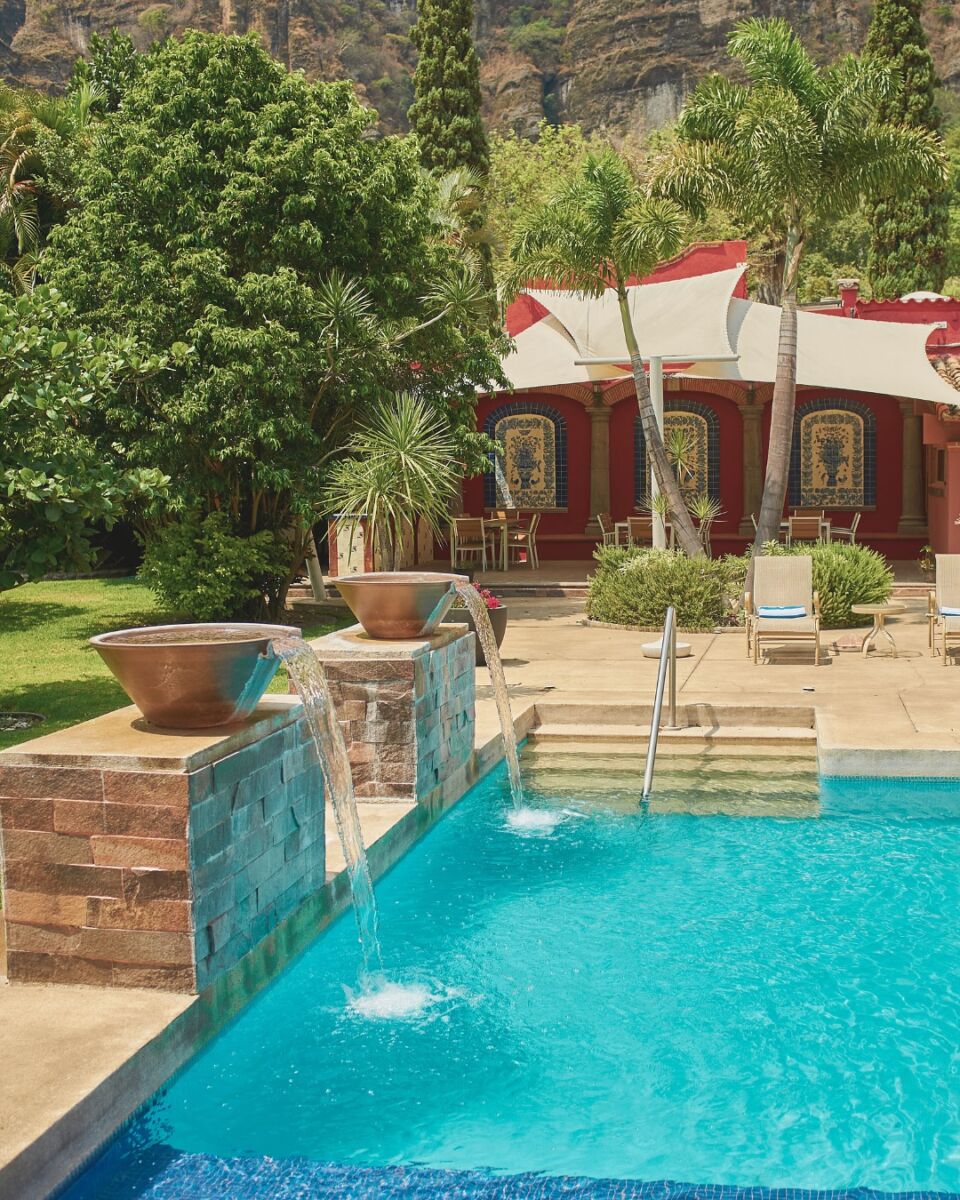 hotel y resort la buena vibra con alberca climatizada cerca de la cdmx