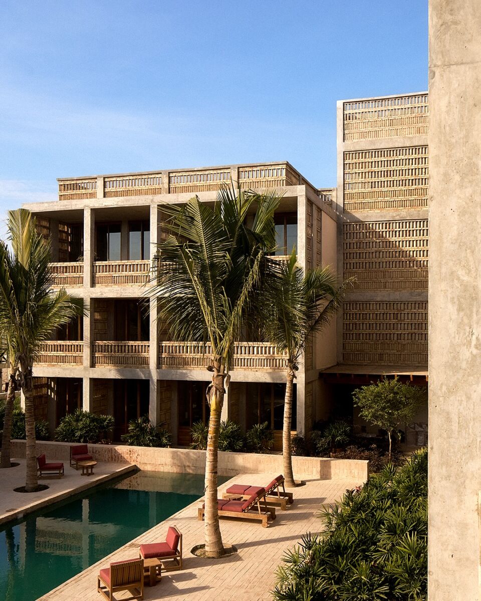 El Hotel Humano se ubica en La Punta Zicatela 