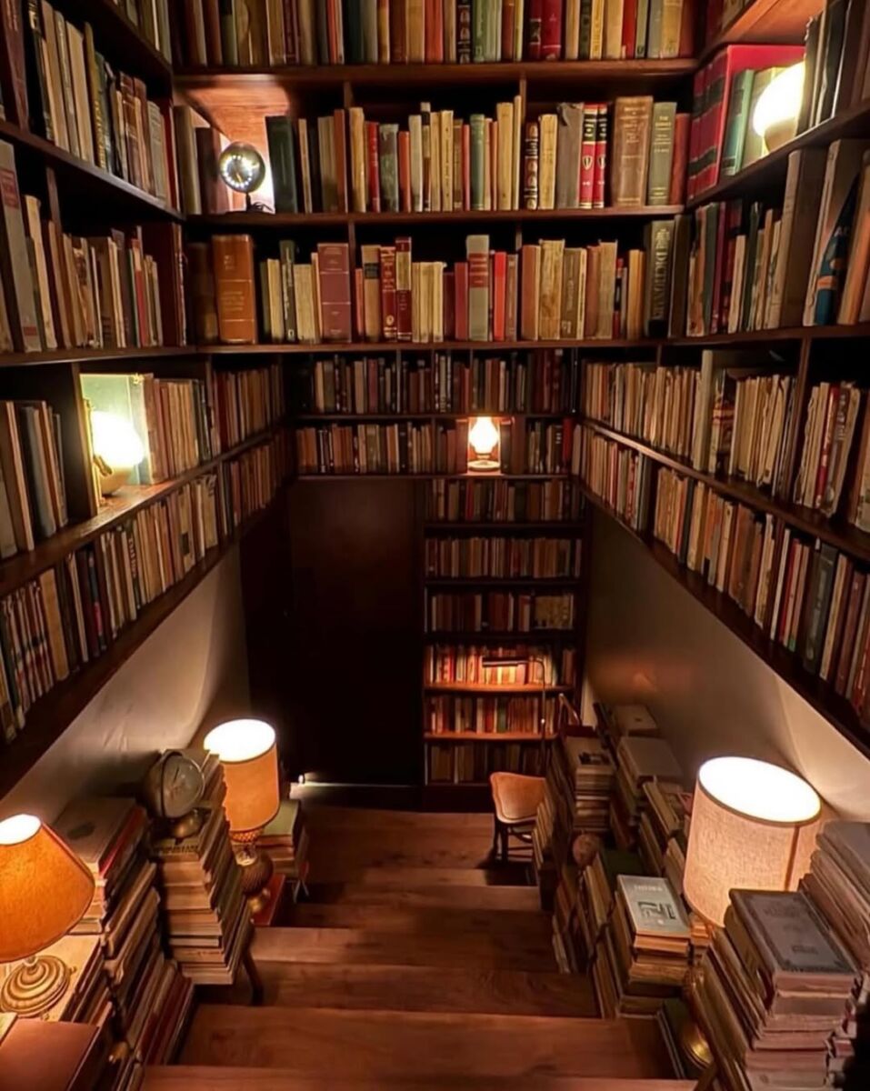 Librería Valladolid es un bar de cócteles en la Roma 