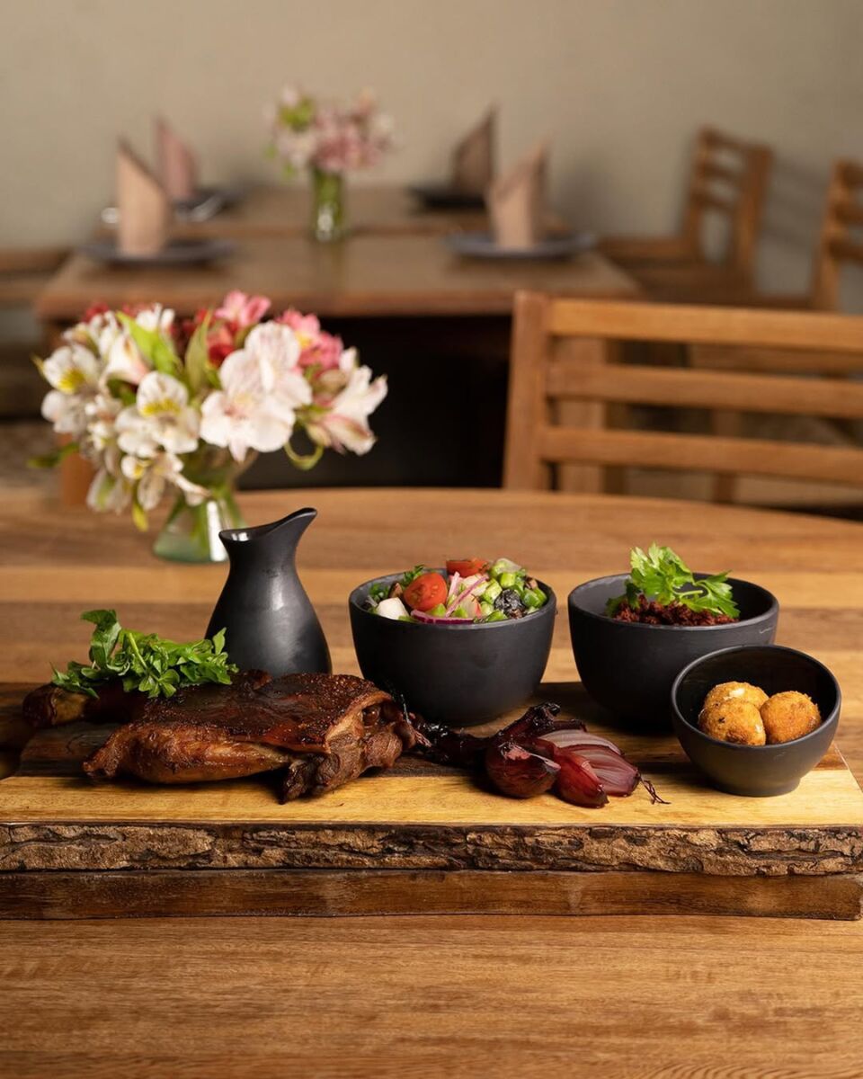 pierna de cerdo en El Secreto, restaurante de cocina regional gourmet