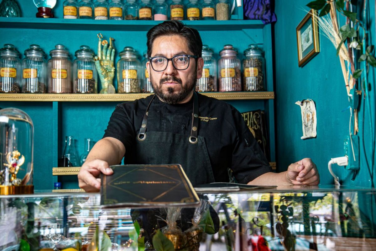Chef Javier Cano del restaurante Los Alquimistas