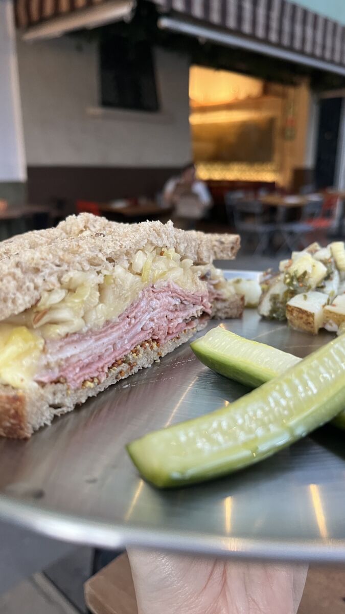 Sándwich Rubens fiambre