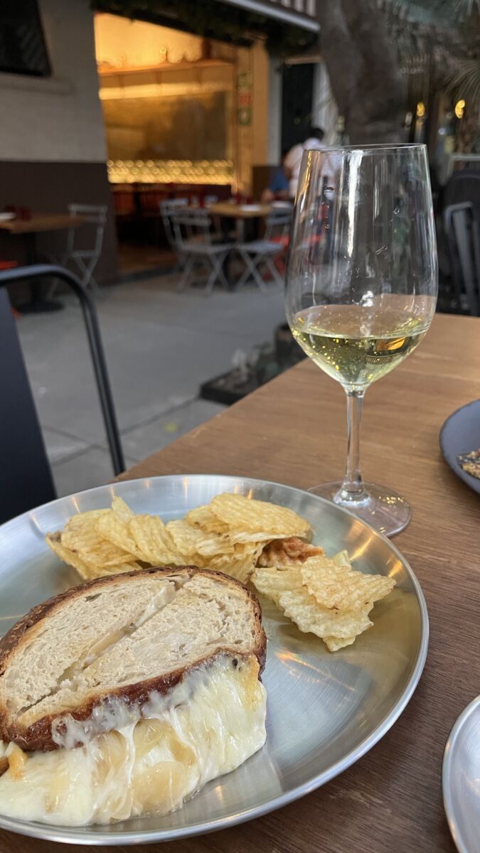 Grilled Cheese Sándwich