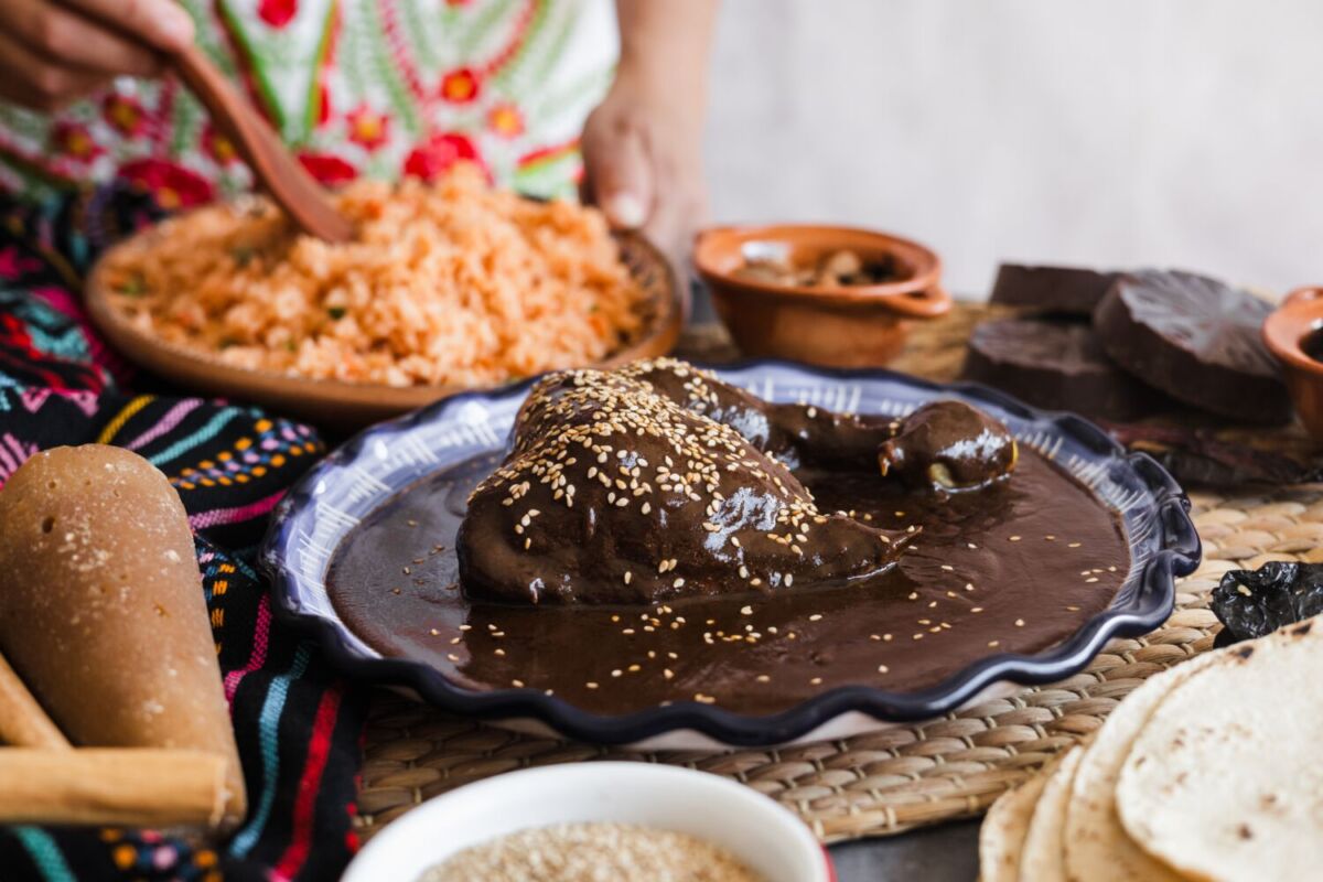 El mole es uno de los platillos más consumidos en Puebla 