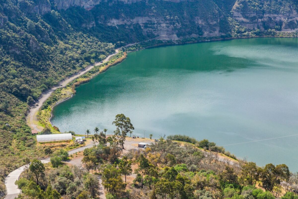 La Laguna de Aljojuca mide un kilómetro de diámetro y 400 metros de profundidad