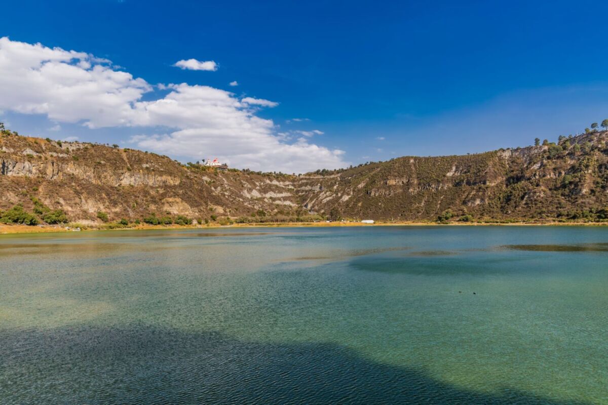 El plan inesperado cerca de la CDMX es meterte a nadar en el cráter de un volcán y sentir que estás en otro país