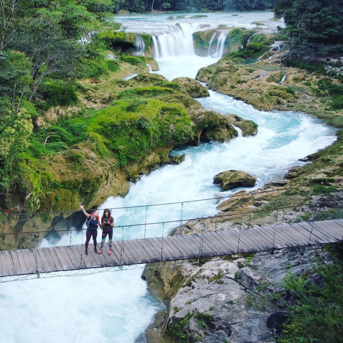 Las cascadas Las Nubes se encuentran en el municipio de Maravilla Tenejapa, en el estado de Chiapas.