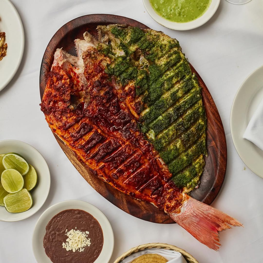 El pescado a la talla es el plato insignia de Contramar 