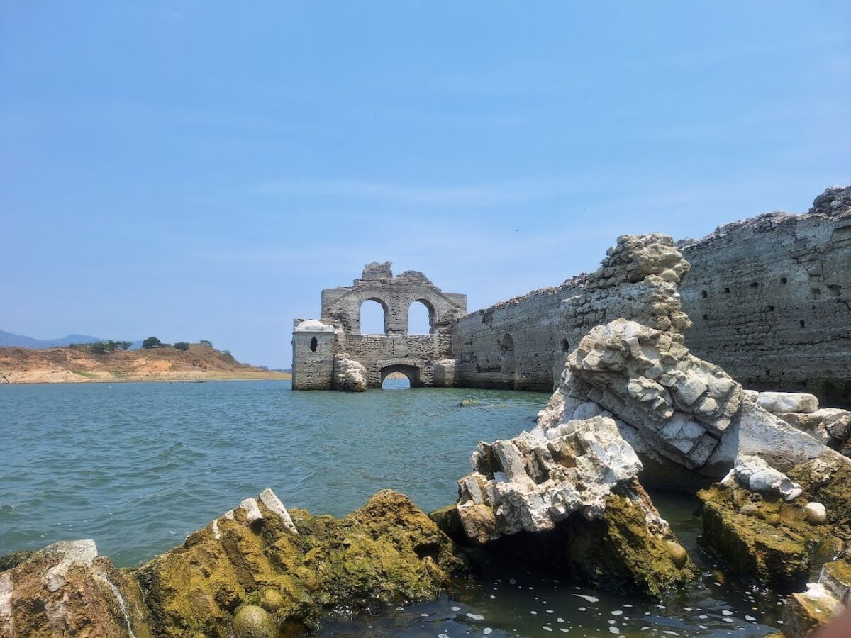 El Templo de Santiago Quechula fue construido en el siglo XVI por frailes dominicanos 