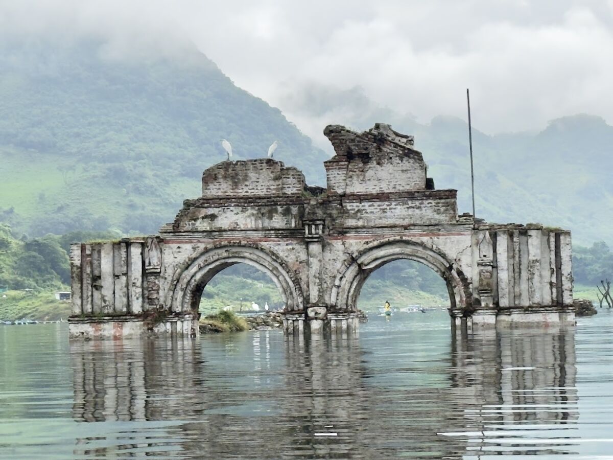 El Templo de Santiago Quechula se ubica en el municipio de Tecpatán
