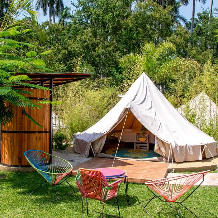 Dentro de Las Estacas hay un hotel, una estancia para perros, un glamping y área para acampar 