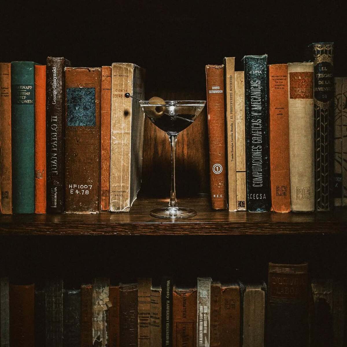 Librerías-bares donde puedes pedir una bebida mientras lees: la ruta más bonita en la CDMX